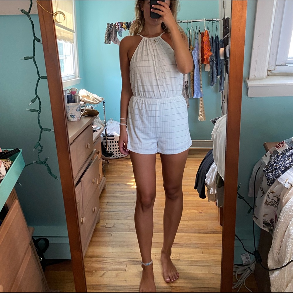 OPEN BACK WHITE & GRAY ROMPER OPEN BACK